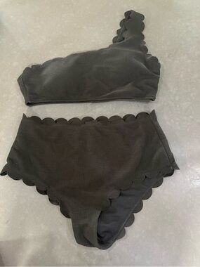 Women’s Scalloped One-Shoulder Bikini Set - Black
